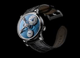 2000년대 이후 새롭게 떠오르는 스위스 명품시계 브랜드 MB&F 의 모델 Legacy Machine 101 모델 이미지이다.