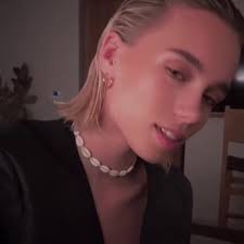 She cut her hair again!!! #lenamantler #lenamantleredits #lenamantleredit  #lisaandlena #edit #shadowbanned #videostarpro #foryoupage