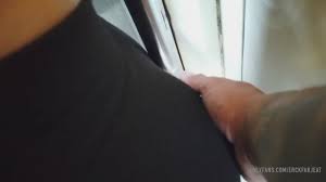 Manoseando a chica buenisima en el metro - XNXX.COM