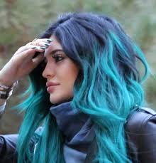 Kylie jenner has turned her hair in the new object of desire of many to transform it, in more ways than one, in every instant that you share in your account of instagram. Hair Chalk Kylie Jenner Always Rocks This Ombre Look Beyond