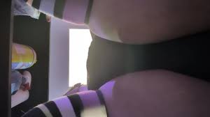 熟女パンチラ作業