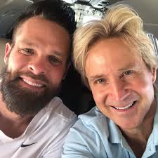 Reggie & Ladye Love Smith 添加了...