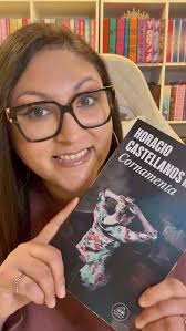 Cornamenta , Clemente es un hombre que da mucho para pensar, me engañó  mucha veces mientras leía el libros 🤣 pero como te atreves 😱 !!. , Cuando  leía esta historia por mi mente pasaba una serie ...