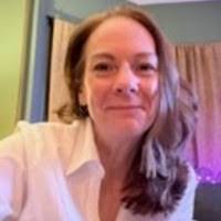 Lynn Schreiber's Instagram, Twitter & Facebook