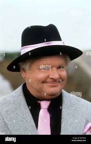 Benny hill comedian immagini e fotografie stock ad alta risoluzione