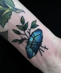 Marianne Savard Sur Instagram Crystal Crystals Crystaltattoo Leaves Saphire Blue Crystal Tattoo Gem Tattoo Body Art Tattoos
