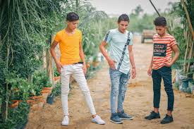 Image of nisekoi false love wikipedia bahasa indonesia. Gambar Persahabatan 5 Orang Laki Laki Arumi Gambar