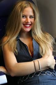Speváčky emma drobná a emma smetana majú po novom okrem krstného mena aj ďalšieho spoločného menovateľa. Emma Smetana Po Vyhazovu Z Novy Utekla Do Parize Blesk Cz