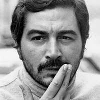 Commanding officer USS Underwood (FFG 36), Cmdr. Roderick Fraser, explains  various features of the bridge to President of the Republic Honduras Jose  Manuel Zelaya.