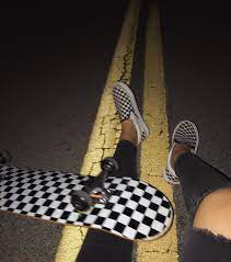 Teenagers, tumblr, aesthetics, grunge, vintage, retro, skaters. Skateboarding Skate Skating Skateboard Grunge Grungeaesthetic Darkaesthetic Checkeredva Skateboard Photography Skateboard Pictures Skateboard Aesthetic