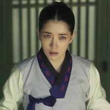 The show begins with a curse upon the royal family, a curse that has befallen the land because of the royal family's dealings with an evil shameness named hong. Mirror Of The Witch 2016 Episodes Mydramalist
