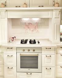 Nazli Hanimin Harika Tasarimlara Ev Sahipligi Yapan Nostaljik Evi Ev Gezmesi Luks Mutfaklar Tasarim Ic Tasarim Mutfak