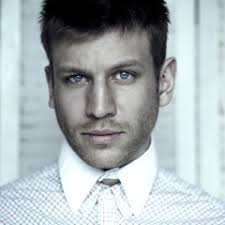 Listen to playlists featuring Танец пингвина by Ivan Dorn online for free 