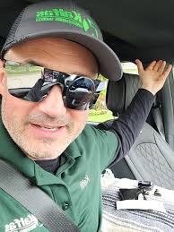 Cliente Satisfecho con Servicios de Paisajismo