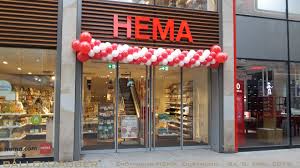 Ballongirlande Zum 1 Geburtstag Von Einer Hema Filiale In Dortmund Passend Zum Logo Wurde Die Girlande Aus Weissen Und Ro Ballongirlande Girlanden Dekoration