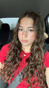 Hair stylist for major cut with curly hair experience