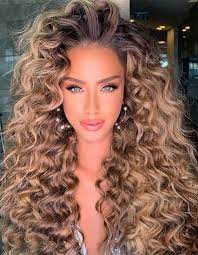 Fabulous Style Of Curly Hair To Change Your Look In 2021 Hot Hair Styles Long Hair Styles Curly Hair Styles