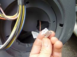 Elle a connu un grand succès sur le marché français en étant la voiture la plus vendue en 1998, 1999, 2000, 2002 et 2003. 2 1 Installation Faisceaux Audio Et Hp Av Et Ar Autoradio Tuto