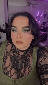 hello i am 27 years old and i live in dallas now