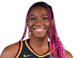 Leah Venner's Instagram, Twitter & Facebook