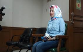 Ia lahir di donggala, sulawesi tengah pada 28 juni 1968. Tidak Ingin Cerai Istri Abdee Slank Akan Banding Hingga Maut Memisahkan Situs Politik Hukum Dan Keamanan