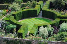 Sissinghurst Castle Gardens Castle Garden Gorgeous Gardens Boxwood Garden