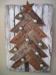 Do you feel your holiday spirit rising? Beyond The Picket Fence Vintage Inspiration Party Pallet Wood Christmas Tree Pallet Wood Christmas Wood Christmas Tree