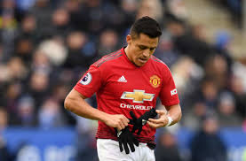 Manchester united ile 4,5 yıllığına anlaşan sanchez, haftada kazanacağı 500 bin sterlinlik geliriyle ara transfere damga vurdu. Manchester United Flop Alexis Sanchez Is Heading To Italy