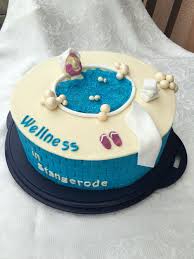 Ein Wellness Gutschein Zum 60 Geburtstag Und Vorab Die Passende Torte Auf Der Kaffeetafel Wellness Im Whirlpool Mit Gesi Kuchen Wellness Gutschein Tortendeko