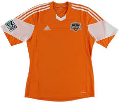 Sie dir alle 2020 mls trikots sowie viele weitere klassische trikots aus deutschland und welweit im football kit archive an. Adidas Houston Dynamo Mls Performance Replica Jersey Trikot Orange Amazon De Sport Freizeit
