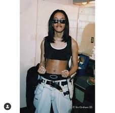 I thought it was amazing. Aaliyah Aaliyah Outfits Aaliyah Style Hip Hop Girl