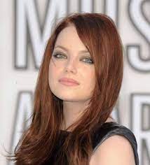 Chi non ha bisogno di un cambiamento ogni tanto? Capelli E Ora Di Osare Il Rosso Anzi No Terra Di Siena Foliage Cioccolato Corriere It