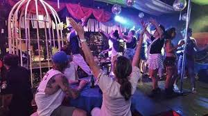 Sejatinya tubuh memberikan sinyal kalau mereka lagi membutuhkan hiburan untuk refreshing. 27 Tempat Clubbing Di Bali Yang Keren Budget Friendly 2020