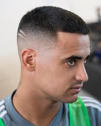 Coupe tendance 2021 avec frange sur le front et dégradé court. Coupe De Cheveux Homme Pour 2021 80 Photos Cheveux Homme Cheveux Courts Homme Coupe Cheveux Homme