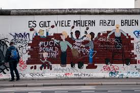 Zeitgeschehen unzensiert | facebook / ein onkel, der nebenan baute, hatte auch bedarf und so kamen immer mehr aufträge rein. Es Gilt Viele Mauern Abzubauen Bedeutung