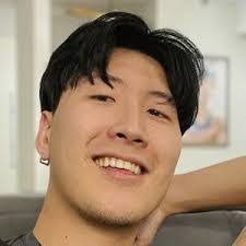 Asher Lee's Instagram, Twitter & Facebook