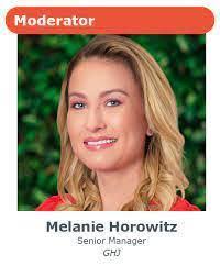 Melanie Ponton's Instagram, Twitter & Facebook