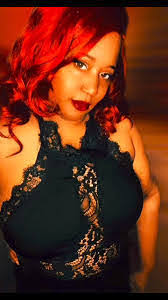 Vivian Dade's Instagram, Twitter & Facebook