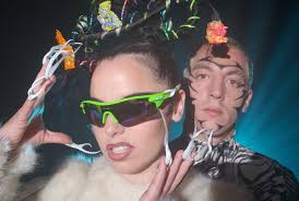 Comme la vierge est aux commandes, l'inquiétude intellectuelle est. Ascendant Vierge Nouveaux Punks Kitschs Hardies