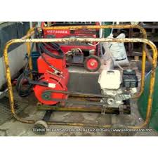 Harga mesin genset ini terbilang bervariasi tergantung pada merek, jenis bahan bakar, serta besaran kapasitas daya yang dihasilkannya. Mesin Las Welder Genset Bahan Bakar Biogas