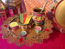 A Beautiful Mehndi Plate Complete With Oil And Mehndi Pots See My Facebook Page Www Facebook Com Mehnditraysforf Beautiful Mehndi Wedding Gift Wrapping Mehndi
