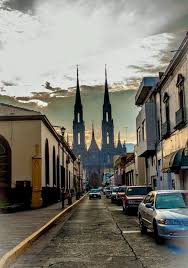 Las Callecitas De Zamora En El Estado De Michoacan Paisaje Mexico Lugares Hermosos Vacaciones En Mexico