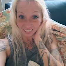 Tahziki based dish meats caramelized with with dry spices  @yourmamaworldwide @petssparkle @swimlestofficial #yummy #tahiti #tahziki  #tahoe #spelling based Berger salad dish with simmered broccoli.  #babedofswimwear #food #yummy #yourmom #surf #Skate #relate