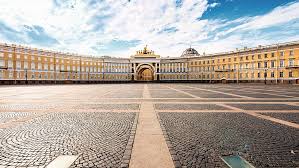 In het verleden was dit het hoofdkwartier van het russische leger. Winterpalast In St Petersburg Faz Leserreisen