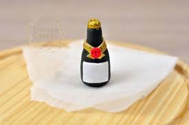 Craftsy Com Express Your Creativity Bottle Cake Champagne Cake Pops Wine Bottle Cake
