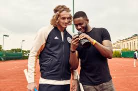 Στέφανος τσιτσιπάς, pronounced ˈstefanos t͡sit͡siˈpas; Stefanos Tsitsipas Glaub An Das Was Du Nicht Kannst