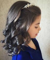 Cutest Medium Hairstyles With End Curls For Toddler Girls Trendy Hairstyles Medium Hair Styles Communion Hairstyles First Communion Hairstyles