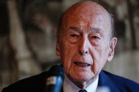 Former french president valery giscard d'estaing attends a news conference in paris 2/5. Mort De Valery Giscard D Estaing De Quoi Est Decede L Ancien President