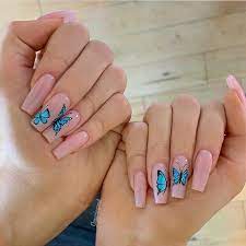 Así que toma nota de los modelos que observas en la parte de abajo. 15 Disenos De Unas De Mariposa Perfectas Para El Otono Unas Postizas De Gel Unas De Maquillaje Unas De Gel Brillantes