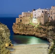 Affitto villa al mare con 3 camere letto e 2 bagni, vicinissima, sia alla spiaggia di sabbia fine, che al lago ed al bosco. Allure 84 Casa Vacanze Polignano A Mare Puglia Services Facebook